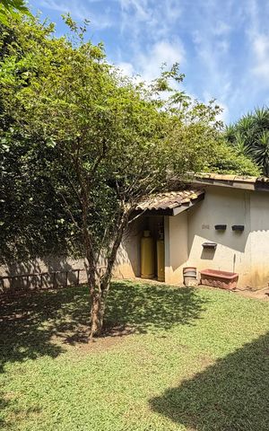 Casa de condomínio para alugar com 600m², 3 quartos e 8 vagas
