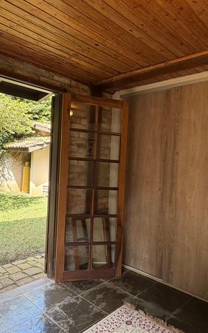 Casa de condomínio para alugar com 600m², 3 quartos e 8 vagas