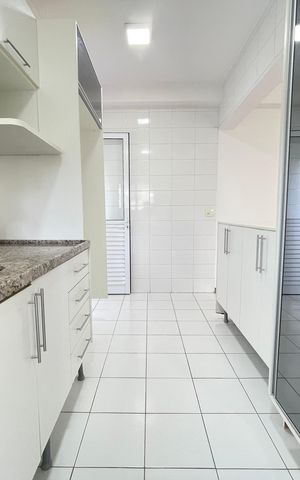 Apartamento à venda com 110m², 3 quartos e 2 vagas Apartamento à venda com 110m², 3 quartos e 2 vagasCozinha