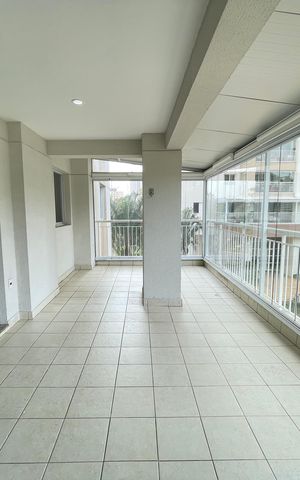 Apartamento à venda com 110m², 3 quartos e 2 vagas Apartamento à venda com 110m², 3 quartos e 2 vagasVaranda