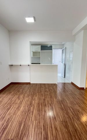 Apartamento à venda com 110m², 3 quartos e 2 vagas Apartamento à venda com 110m², 3 quartos e 2 vagasSala