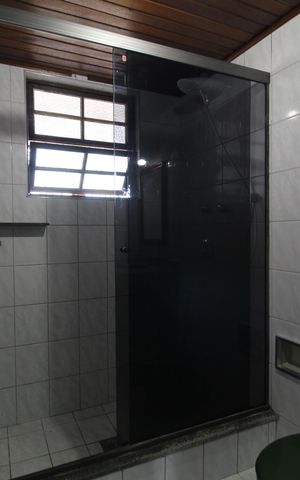 Casa de condomínio para alugar com 265m², 4 quartos e 2 vagasBanheiro Social 1