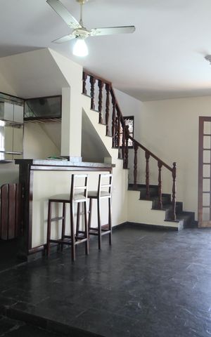 Casa de condomínio para alugar com 265m², 4 quartos e 2 vagasSala
