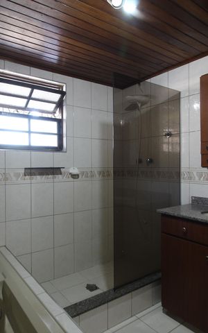 Casa de condomínio para alugar com 265m², 4 quartos e 2 vagasQuarto 4 - Suíte