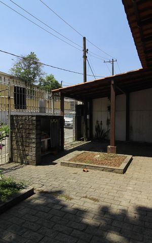 Casa de condomínio para alugar com 265m², 4 quartos e 2 vagasFrente