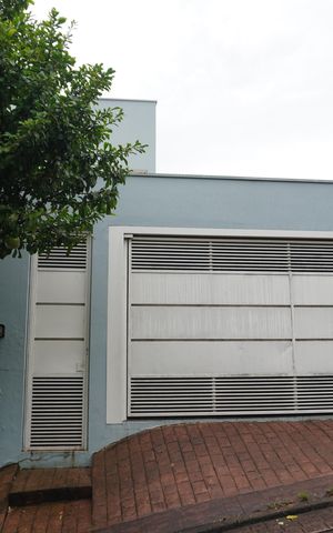 Casa para alugar com 151m², 2 quartos e 2 vagasFachada com placa PXZV - 1406