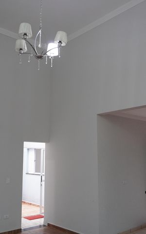 Casa para alugar com 151m², 2 quartos e 2 vagasSala