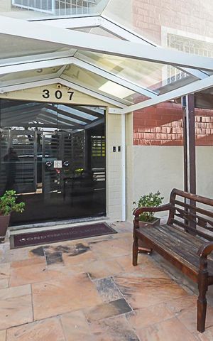 Apartamento para alugar com 65m², 2 quartos e 1 vaga Apartamento para alugar com 65m², 2 quartos e 1 vagaHall de entrada
