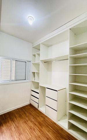 Casa de condomínio para alugar com 70m², 2 quartos e 3 vagasCloset da suíte