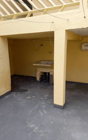 Casa à venda com 125m², 2 quartos e 1 vaga Casa à venda com 125m², 2 quartos e 1 vagaÁrea externa