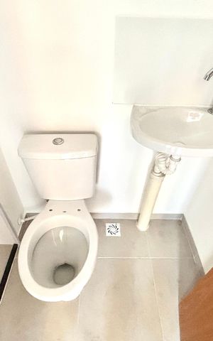 Apartamento para alugar com 35m², 2 quartos e sem vaga Apartamento para alugar com 35m², 2 quartos e sem vagaBanheiro 1