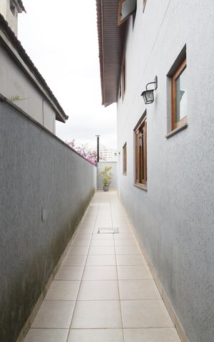 Casa para alugar com 163m², 4 quartos e 2 vagasCorredor externo