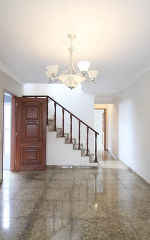 Casa para alugar com 163m², 4 quartos e 2 vagasSala