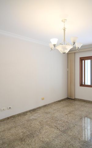 Casa para alugar com 163m², 4 quartos e 2 vagasSala