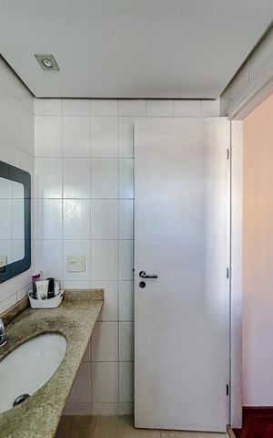 Apartamento à venda com 131m², 3 quartos e 2 vagasBanheiro da Suíte