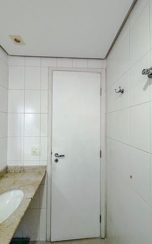 Apartamento à venda com 131m², 3 quartos e 2 vagasBanheiro
