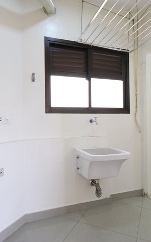 Apartamento à venda com 105m², 3 quartos e 2 vagasÁrea e banheiro de Serviço 