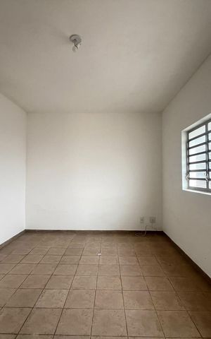 Casa à venda com 145m², 3 quartos e 3 vagas Casa à venda com 145m², 3 quartos e 3 vagasSala