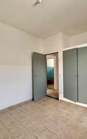 Casa à venda com 145m², 3 quartos e 3 vagas Casa à venda com 145m², 3 quartos e 3 vagasQuarto 3
