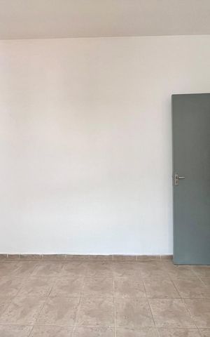 Casa à venda com 145m², 3 quartos e 3 vagas Casa à venda com 145m², 3 quartos e 3 vagasQuarto 2