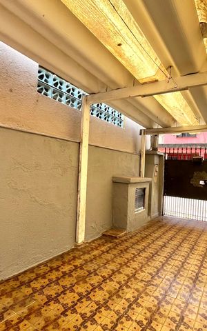 Casa à venda com 227m², 5 quartos e 2 vagas Casa à venda com 227m², 5 quartos e 2 vagasGaragem Casa 1
