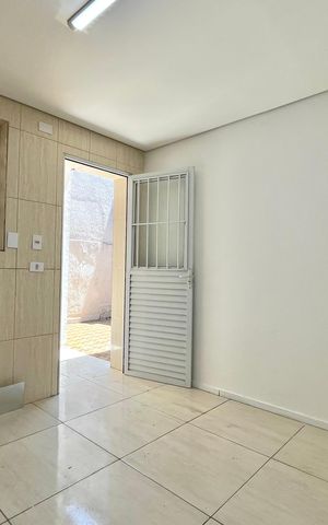 Casa à venda com 227m², 5 quartos e 2 vagas Casa à venda com 227m², 5 quartos e 2 vagasCozinha Casa 1