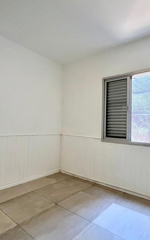 Casa à venda com 227m², 5 quartos e 2 vagas Casa à venda com 227m², 5 quartos e 2 vagasQuarto 2 Casa 1