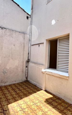 Casa à venda com 227m², 5 quartos e 2 vagas Casa à venda com 227m², 5 quartos e 2 vagasQuintal Casa 1