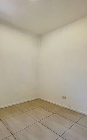 Casa à venda com 227m², 5 quartos e 2 vagas Casa à venda com 227m², 5 quartos e 2 vagasQuarto 1 Casa 1