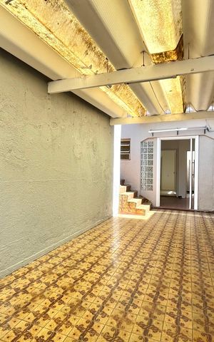 Casa à venda com 227m², 5 quartos e 2 vagas Casa à venda com 227m², 5 quartos e 2 vagasGaragem Casa 1