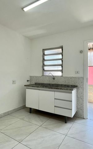 Casa à venda com 227m², 5 quartos e 2 vagas Casa à venda com 227m², 5 quartos e 2 vagasCozinha Casa 2