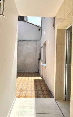Casa à venda com 227m², 5 quartos e 2 vagas Casa à venda com 227m², 5 quartos e 2 vagasÁrea de Serviço Casa 1