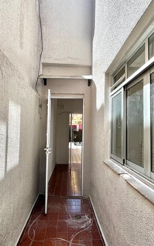 Casa à venda com 227m², 5 quartos e 2 vagas Casa à venda com 227m², 5 quartos e 2 vagasÁrea externa Casa 1