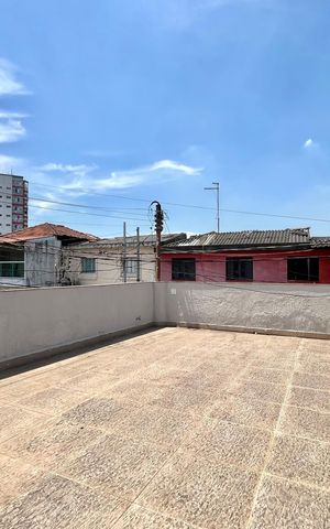 Casa à venda com 227m², 5 quartos e 2 vagas Casa à venda com 227m², 5 quartos e 2 vagasVaranda Quarto 1 Casa 2