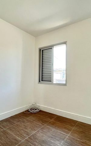 Casa à venda com 227m², 5 quartos e 2 vagas Casa à venda com 227m², 5 quartos e 2 vagasQuarto 1 Casa 2