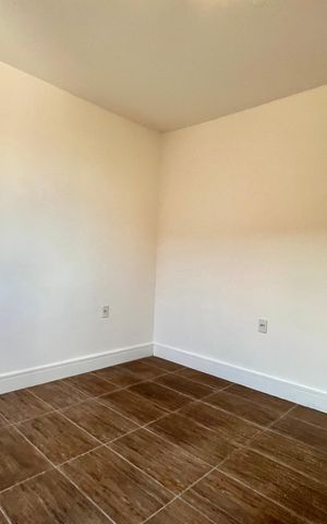 Casa à venda com 227m², 5 quartos e 2 vagas Casa à venda com 227m², 5 quartos e 2 vagasQuarto 3 Casa 2