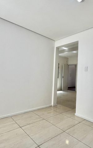 Casa à venda com 227m², 5 quartos e 2 vagas Casa à venda com 227m², 5 quartos e 2 vagasCozinha Casa 1