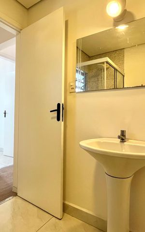 Casa à venda com 227m², 5 quartos e 2 vagas Casa à venda com 227m², 5 quartos e 2 vagasBanheiro Casa 2