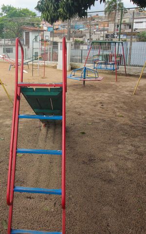Casa de condomínio à venda com 130m², 3 quartos e 2 vagas Casa de condomínio à venda com 130m², 3 quartos e 2 vagasÁrea comum - Playground
