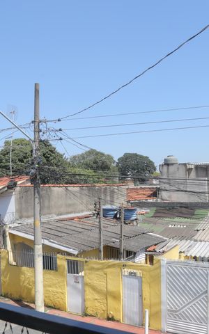 Casa para alugar com 80m², 2 quartos e 1 vaga Casa para alugar com 80m², 2 quartos e 1 vagaVista da sacada