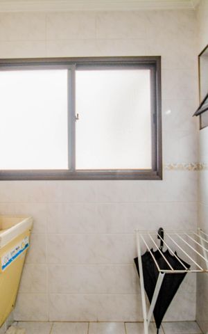 Apartamento à venda com 75m², 3 quartos e 2 vagas Apartamento à venda com 75m², 3 quartos e 2 vagasCozinha e Área de Serviço