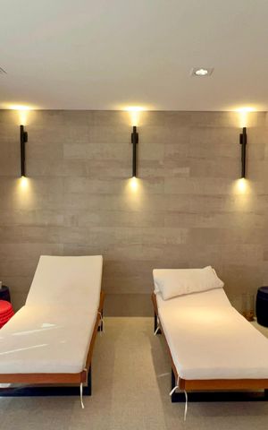 Apartamento à venda com 277m², 4 quartos e 4 vagas Apartamento à venda com 277m², 4 quartos e 4 vagasSpa