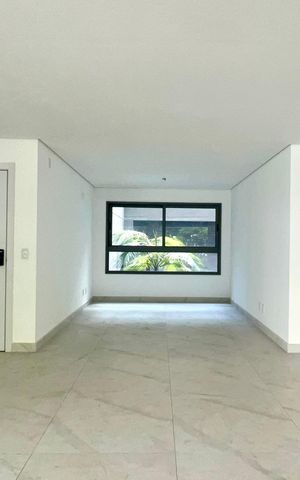 Apartamento à venda com 277m², 4 quartos e 4 vagas Apartamento à venda com 277m², 4 quartos e 4 vagasSala