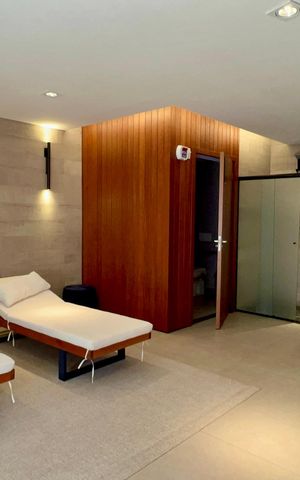Apartamento à venda com 277m², 4 quartos e 4 vagas Apartamento à venda com 277m², 4 quartos e 4 vagasSpa