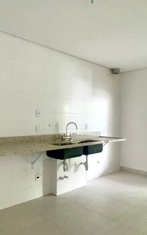 Apartamento à venda com 277m², 4 quartos e 4 vagas Apartamento à venda com 277m², 4 quartos e 4 vagasCozinha