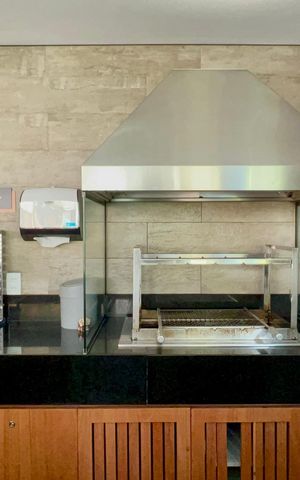 Apartamento à venda com 277m², 4 quartos e 4 vagas Apartamento à venda com 277m², 4 quartos e 4 vagasÁrea comum - Churrasqueira