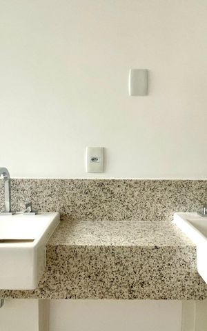 Apartamento à venda com 277m², 4 quartos e 4 vagas Apartamento à venda com 277m², 4 quartos e 4 vagasBanheiro da Suíte 4