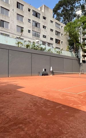 Apartamento à venda com 277m², 4 quartos e 4 vagas Apartamento à venda com 277m², 4 quartos e 4 vagasQuadra de saibro