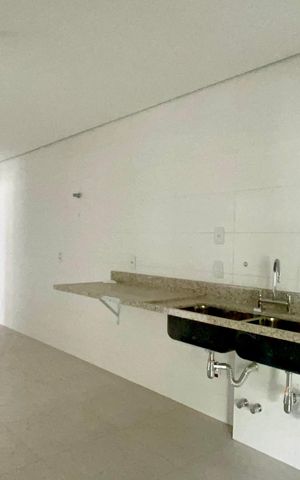 Apartamento à venda com 277m², 4 quartos e 4 vagas Apartamento à venda com 277m², 4 quartos e 4 vagasCozinha