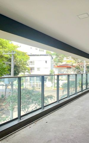Apartamento à venda com 277m², 4 quartos e 4 vagas Apartamento à venda com 277m², 4 quartos e 4 vagasVaranda